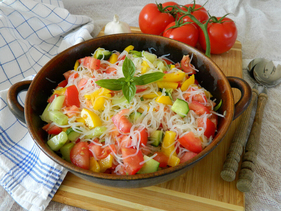 Glasnudel-Gemüse-Salat von mönggeli| Chefkoch