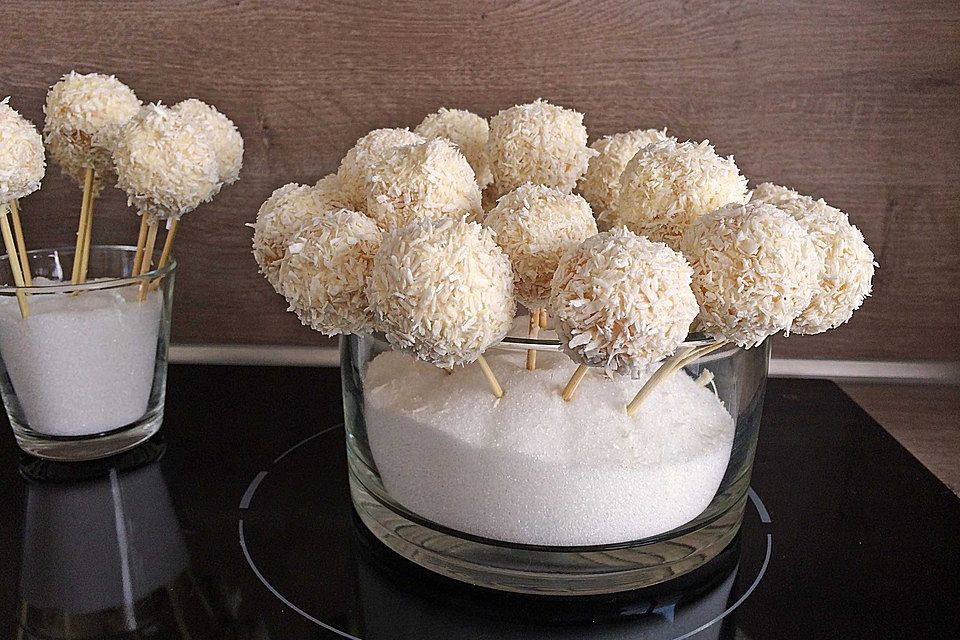 Coconut Cake Pops