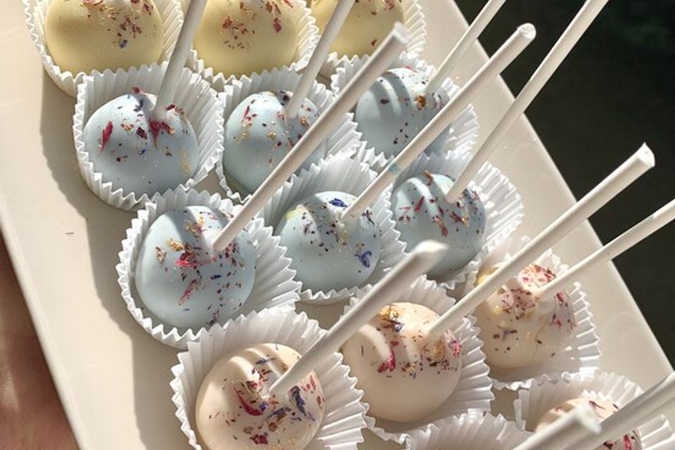 Lemon Cake Pops