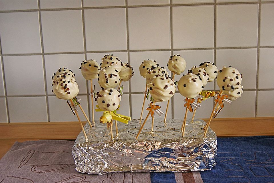 Lemon Cake Pops