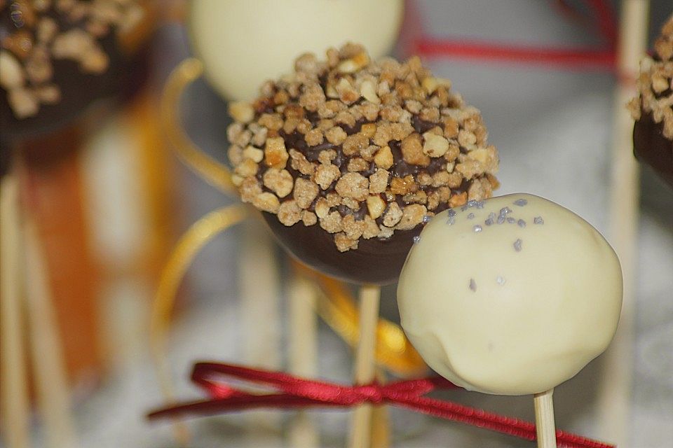 Lemon Cake Pops