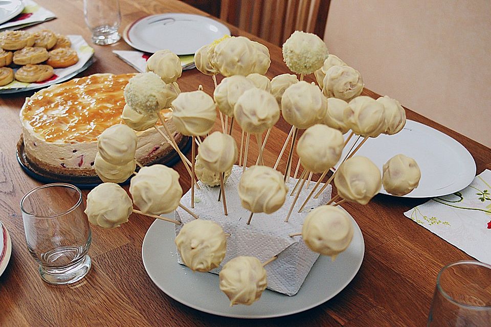 Lemon Cake Pops