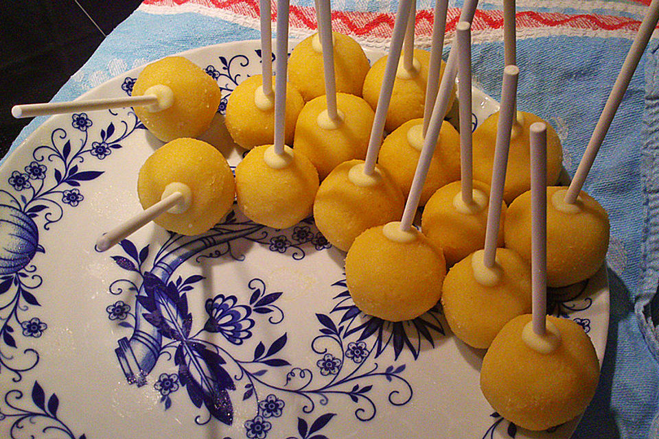 Lemon Cake Pops