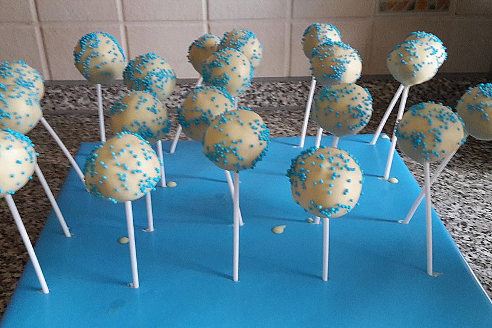 Lemon Cake Pops