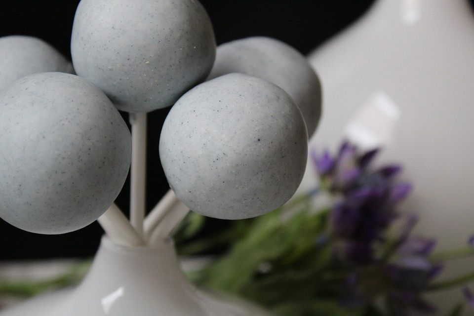 Lemon Cake Pops