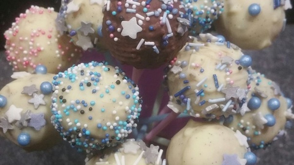 Vanille Cake-Pops - einfach selber machen Vanille Cake-Pops - einfach selber machen