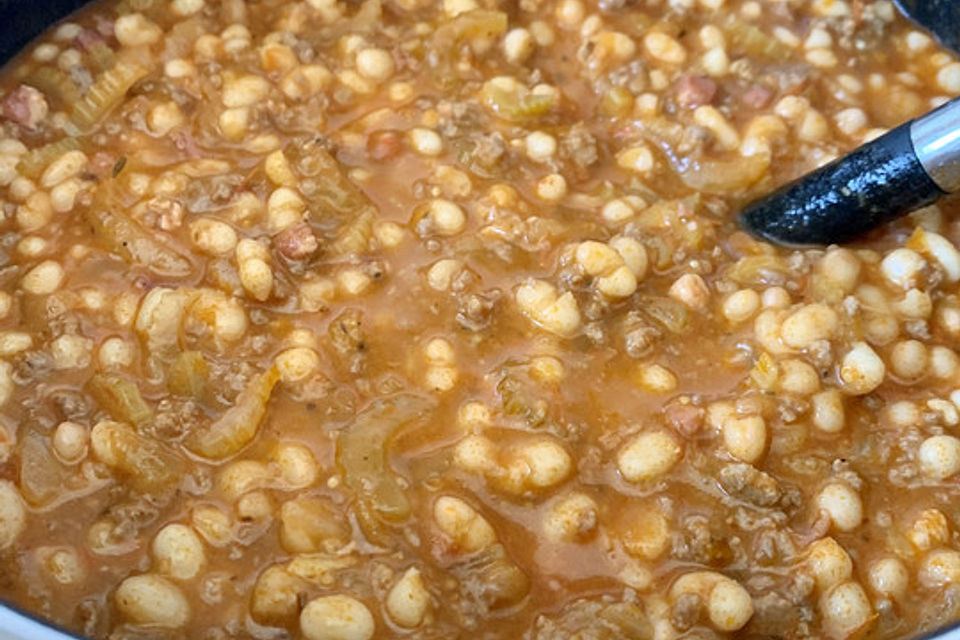 Gigandes-große weiße Bohnen in Tomatensauce