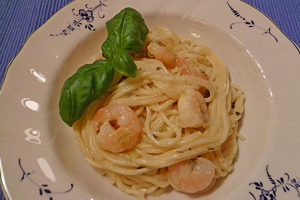 Spaghetti mit Zitronensahne und Garnelen