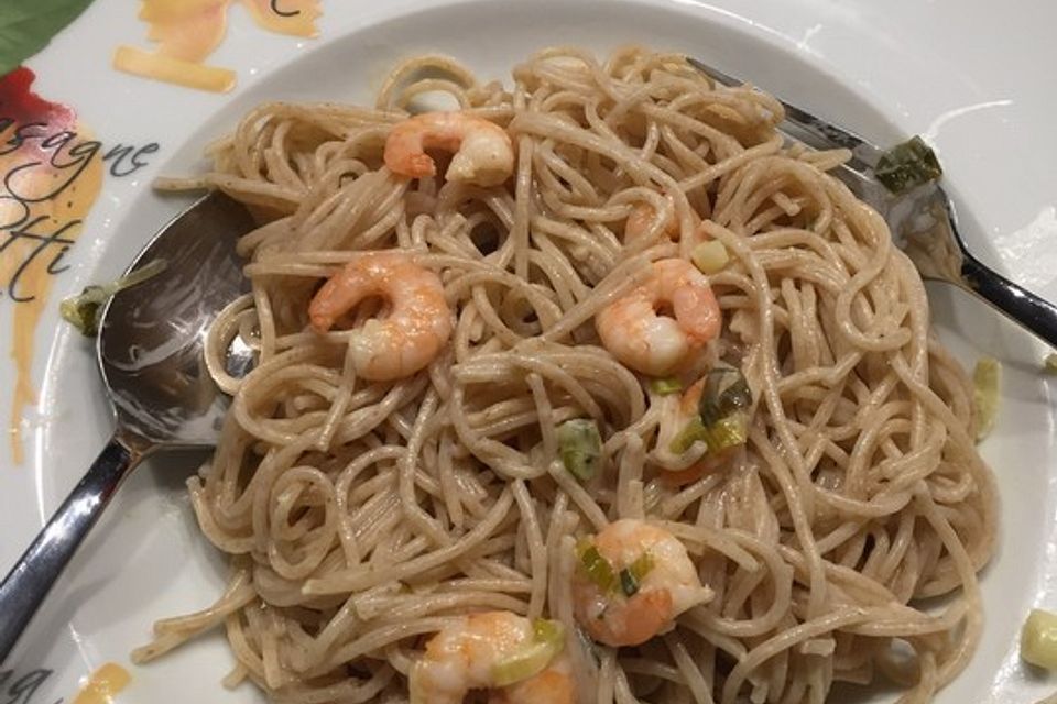 Spaghetti mit Zitronensahne und Garnelen