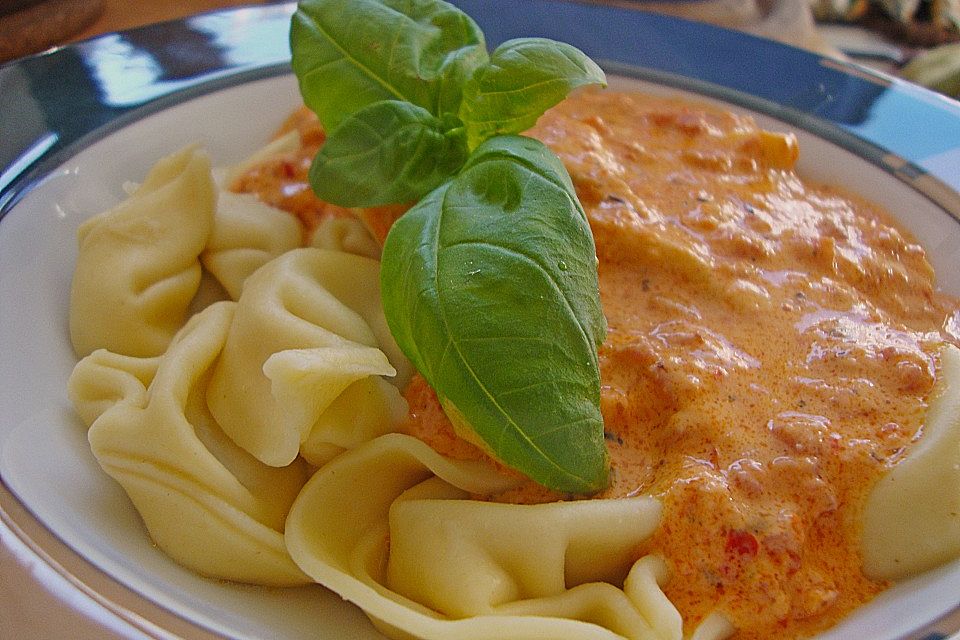 Tortellini in Ajvarsauce