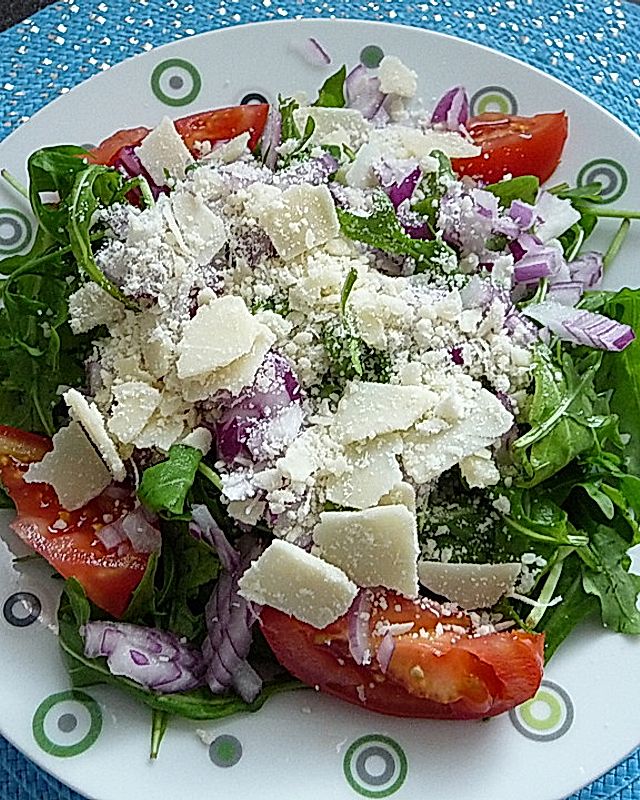 Tomaten-Rucola Salat mit Parmesan