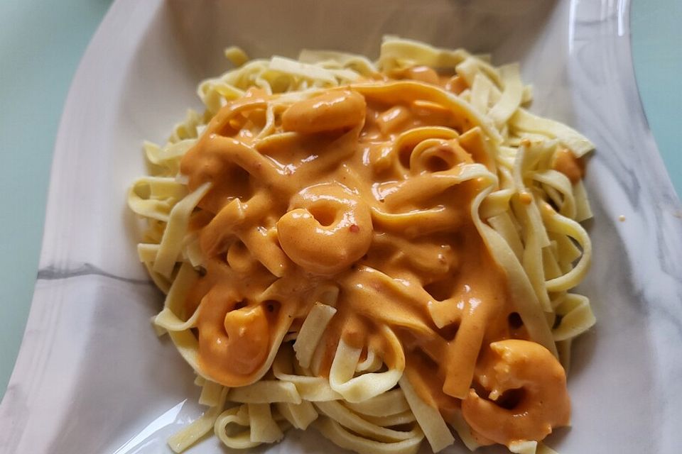 Spaghetti mit scharfer Paprika-Brunch-Sauce