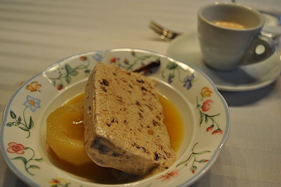 Lebkuchenparfait mit Glühweinschaum und Schlosserbuben