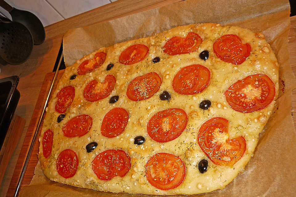 Focaccia mit Tomaten und Rosmarin