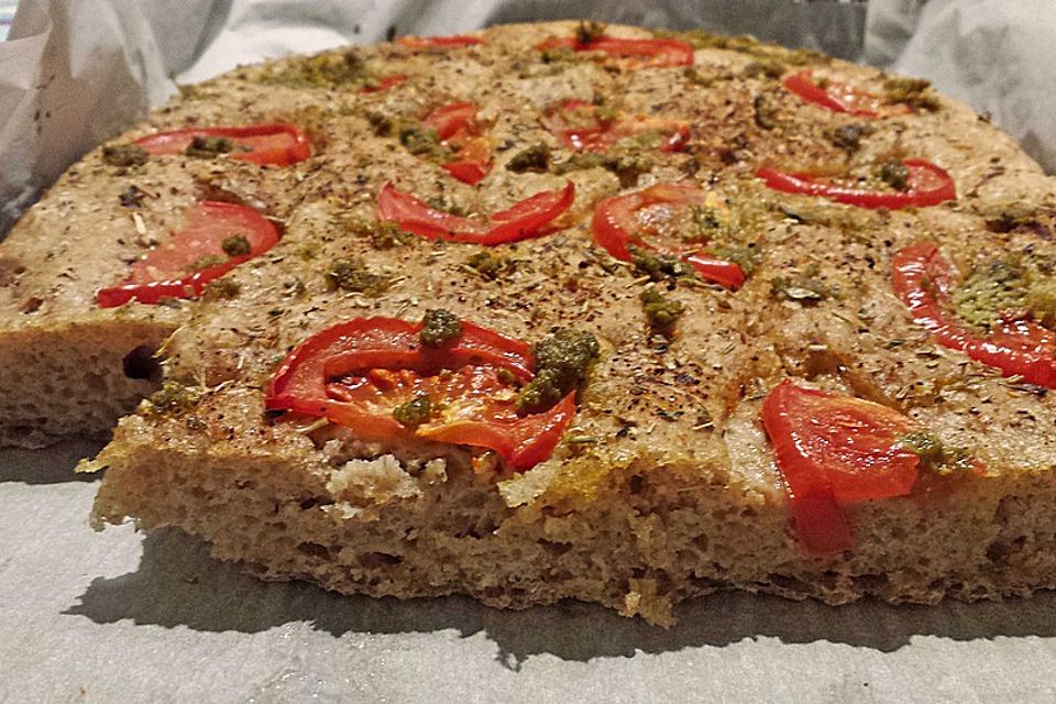 Focaccia mit Tomaten und Rosmarin