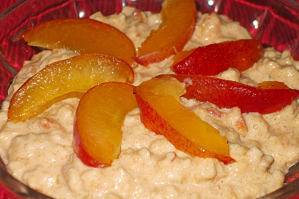 Zwetschgen-Frischkäse mit Porridge