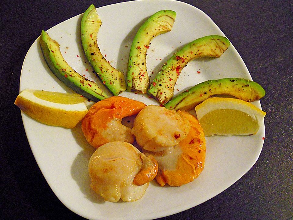 Gebratene Jakobsmuscheln mit Avocado und Zitrone von katha-kocht| Chefkoch