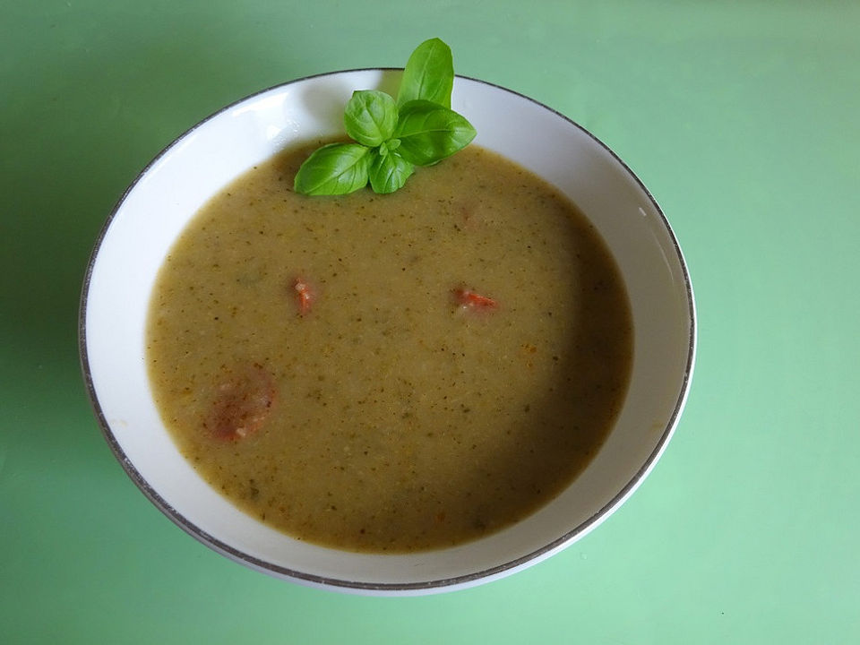 Sellerie-Brokkoli-Cremesuppe mit gebratenen Mettenden von Kitchen ...