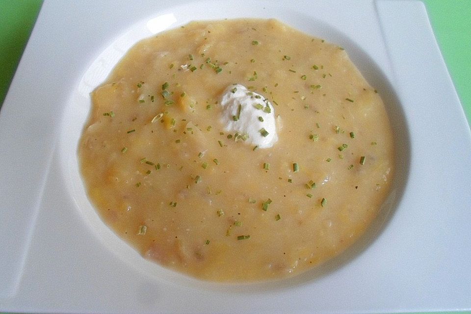 Kartoffel-Lauch-Cremesuppe mit gebratenen Mettenden