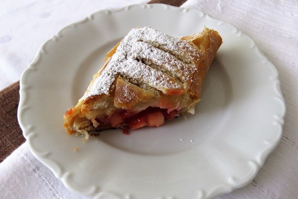 Wiener Apfelstrudel