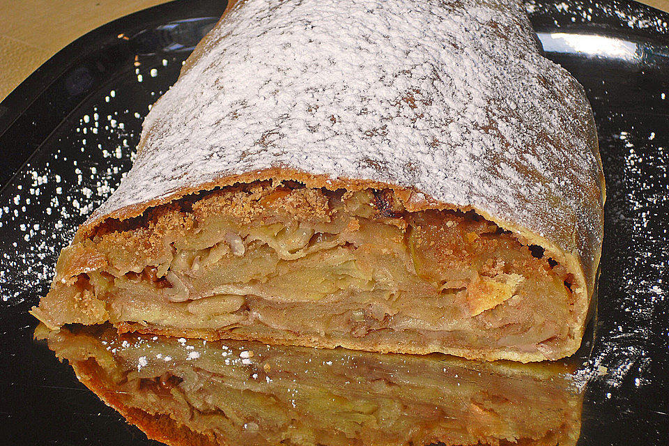 Wiener Apfelstrudel