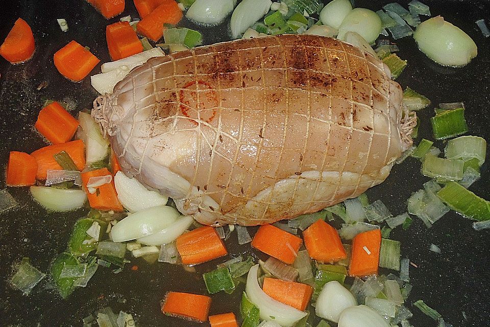 Bayerischer Schweinebraten mit Biersauce