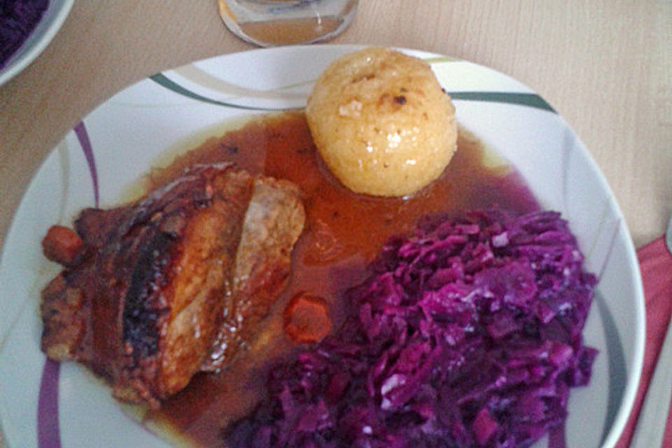 Bayerischer Schweinebraten mit Biersauce