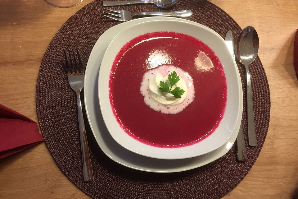 Rote Bete–Orangen-Suppe