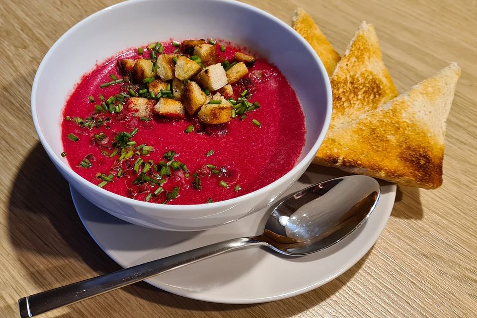 Rote Bete–Orangen-Suppe