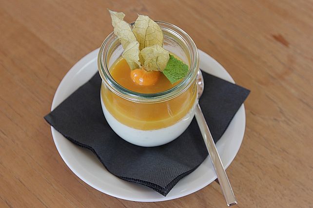 Zitronengras-Panna cotta mit Mangosauce von chefkoch| Chefkoch