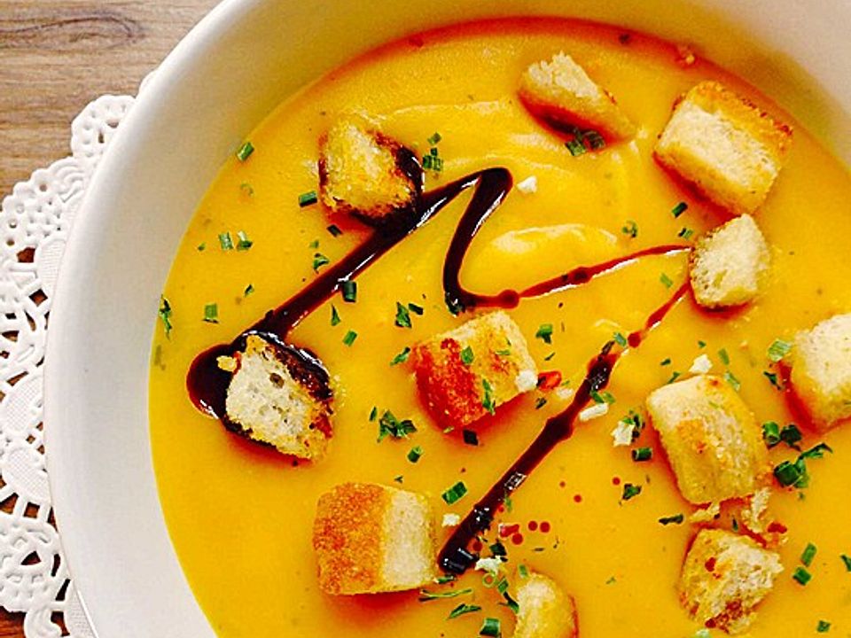 Kartoffel-Kürbis-Suppe mit Croutons von Alexandra-N | Chefkoch