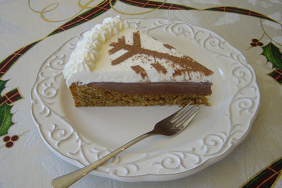 Weihnachtliche Nusstorte Weihnachtliche Nusstorte