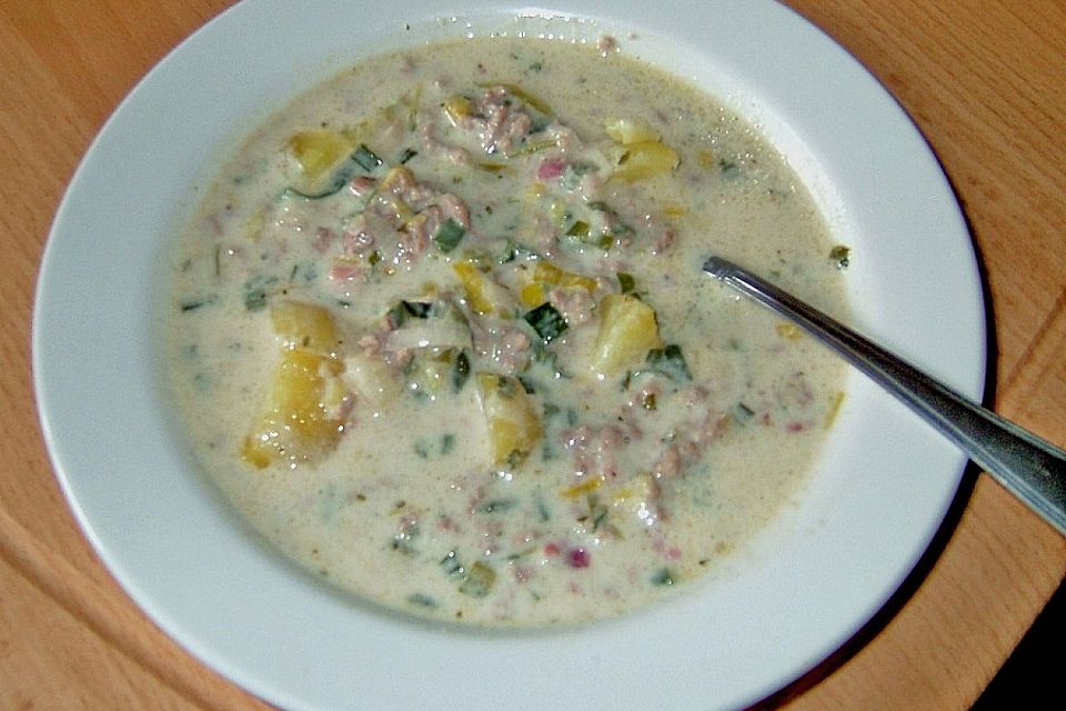 Käsesuppe mit Hackfleisch