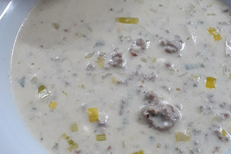 Käsesuppe mit Hackfleisch