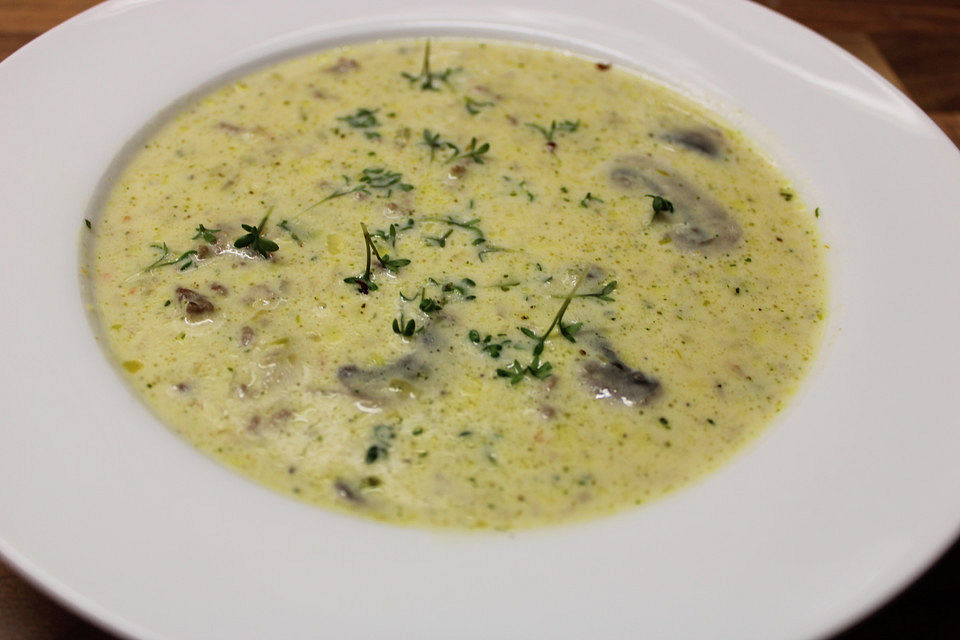 Käsesuppe mit Hackfleisch