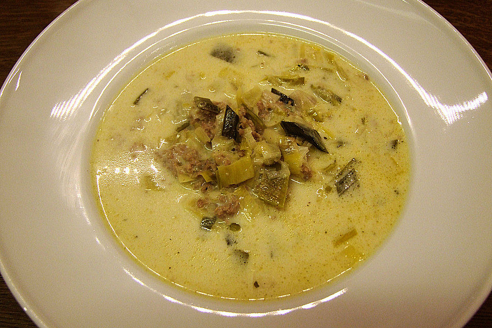 Käsesuppe mit Hackfleisch