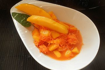 Exotischer Möhrensalat mit Mango und Orange