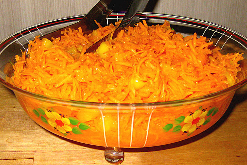 Exotischer Möhrensalat mit Mango und Orange