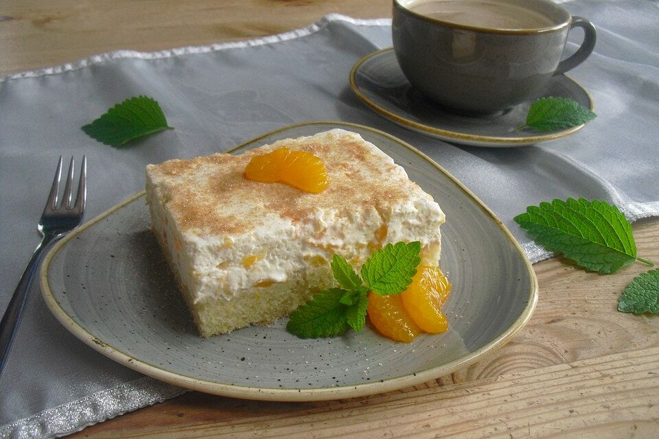 Fantakuchen mit Mandarinen und Pfirsichen