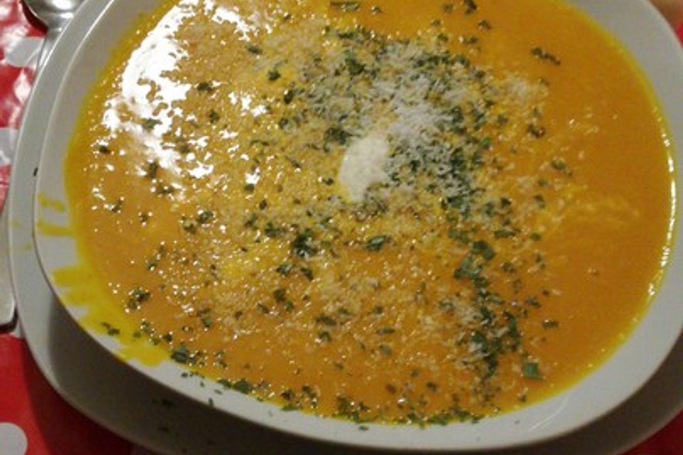 Kürbis-Kokos-Suppe