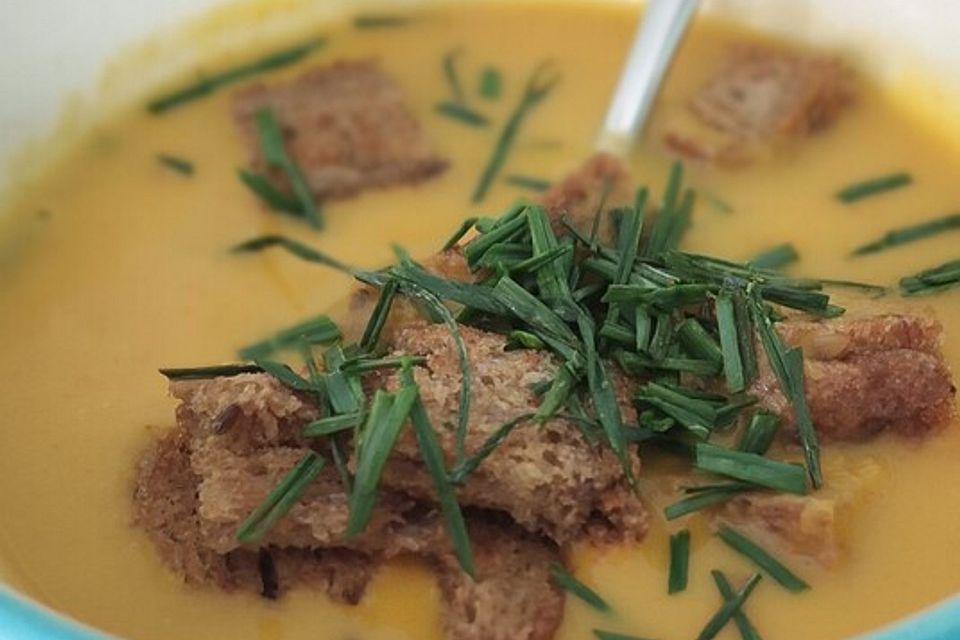 Kürbis-Kokos-Suppe