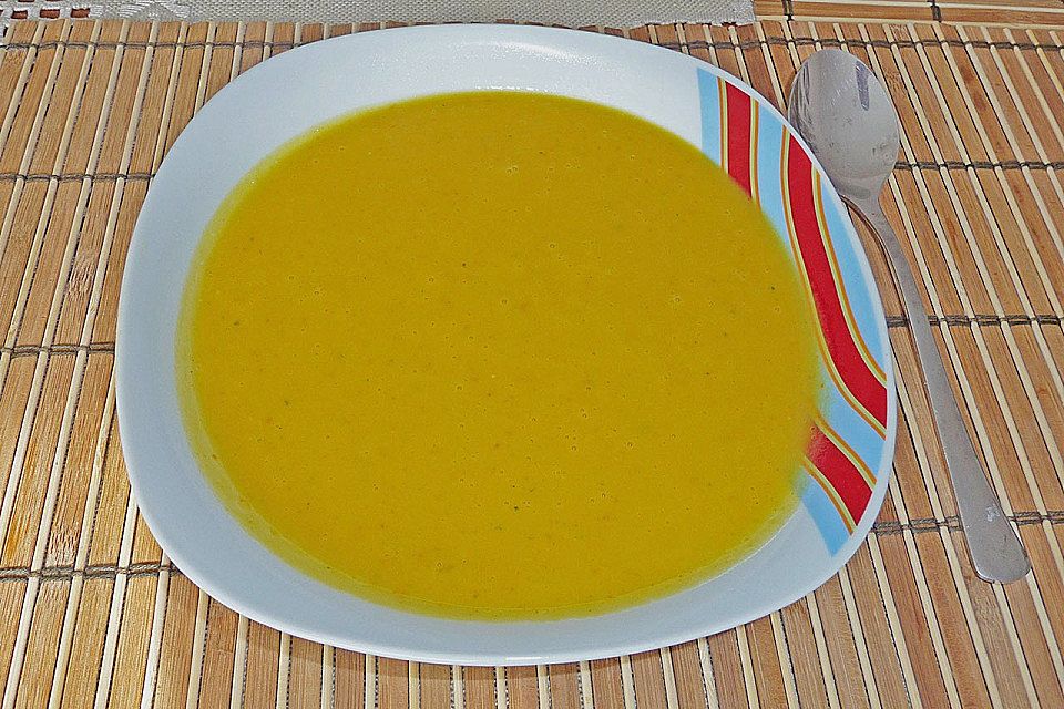 Kürbis-Kokos-Suppe