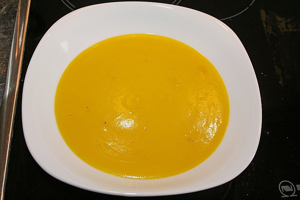 Kürbis-Kokos-Suppe