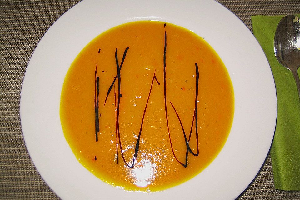 Kürbis-Kokos-Suppe