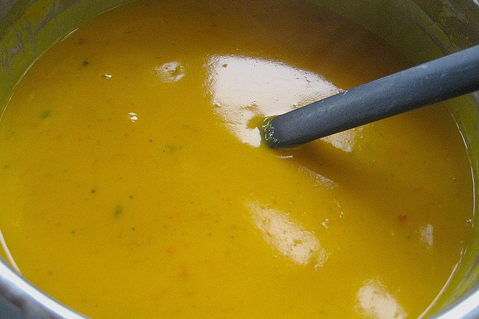 Kürbis-Kokos-Suppe