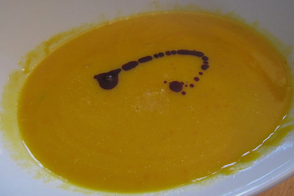 Kürbis-Kokos-Suppe