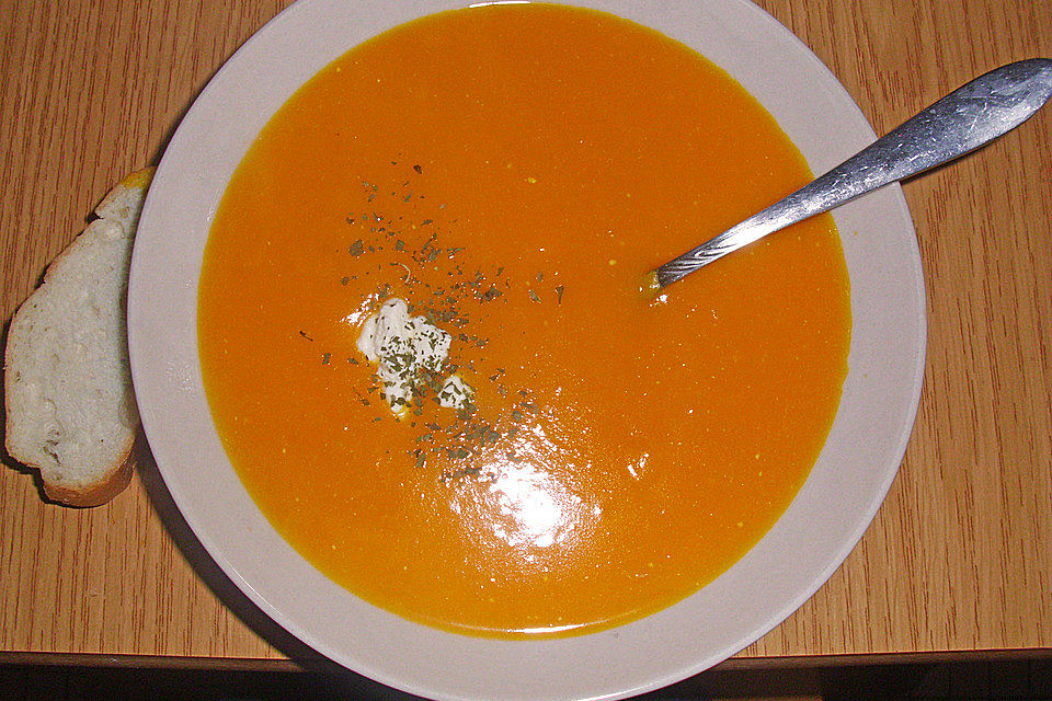 Kürbis-Kokos-Suppe