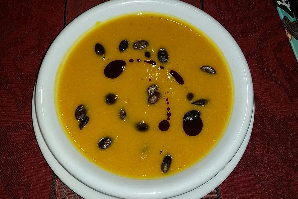 Kürbis-Kokos-Suppe