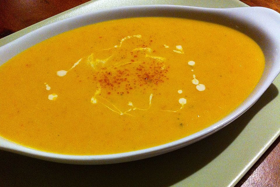 Kürbis-Kokos-Suppe