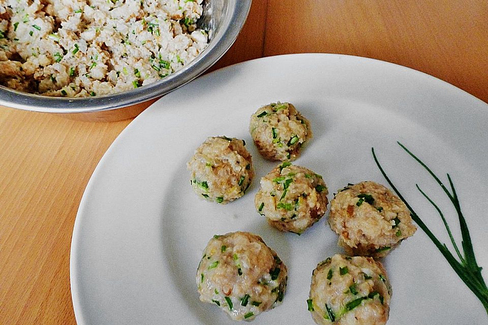 Semmelknödel mit Walnüssen